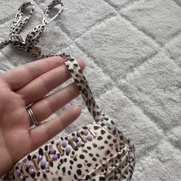 Victoria's Secret | Cheetah Bling "The Tease Halter" Bikini Top | Size 34D - Picture 5 of 14